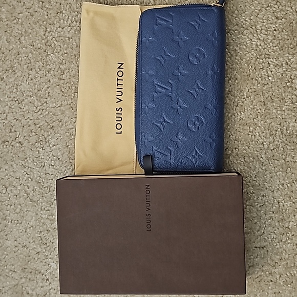 Louis Vuitton Pre-Loved Blue Empreinte Zippy Wallet - Picture 9 of 12